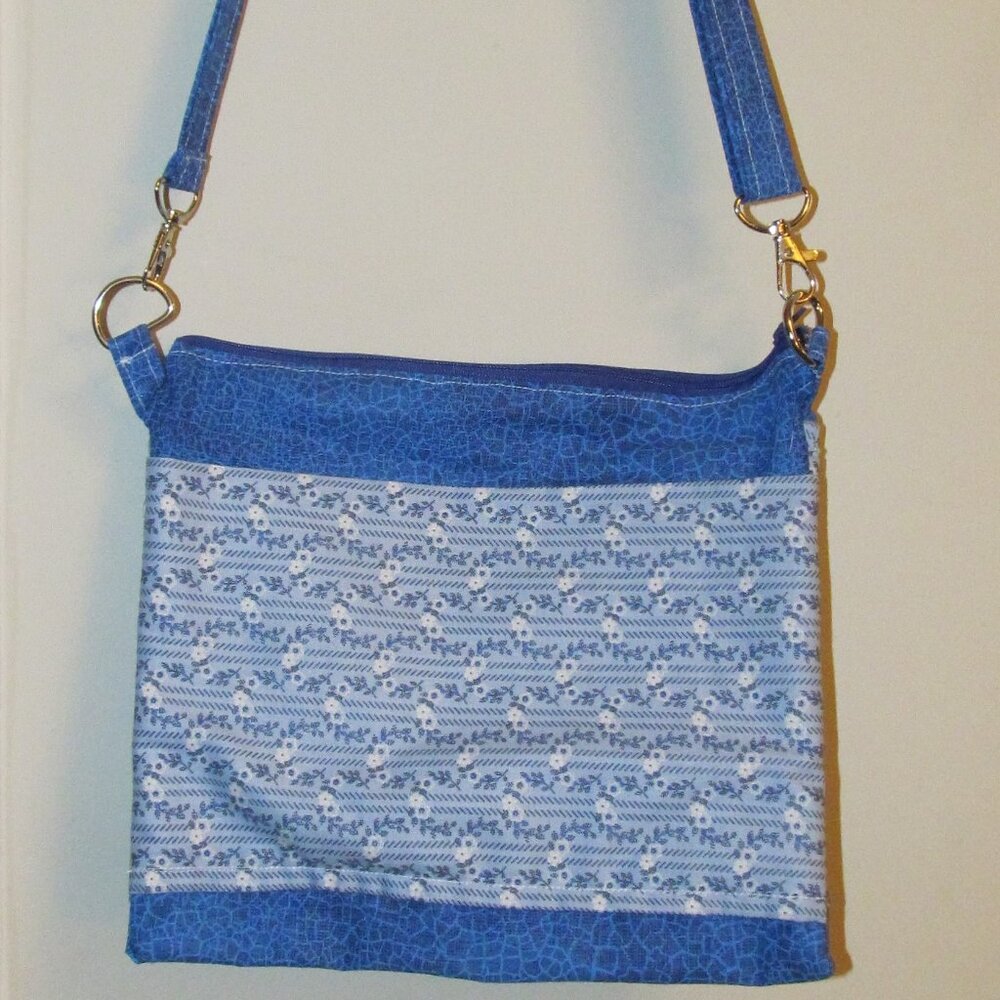 Medium Crossbody Bag 26124